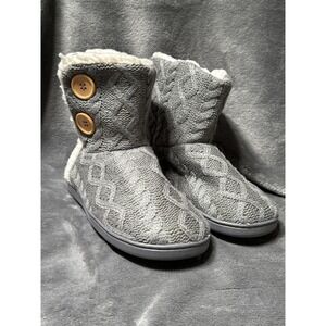 ONCAI Slipper Boots Shoes Womens Size 9-10 Gray Cable Knit Faux Fur Lined House